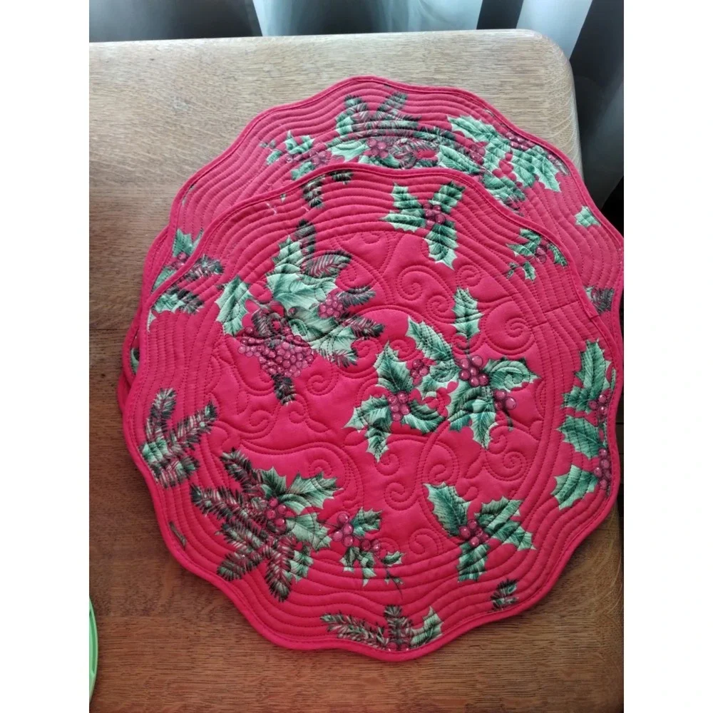 C&F Home Holly Red Round Quilted Christmas Placemats 16